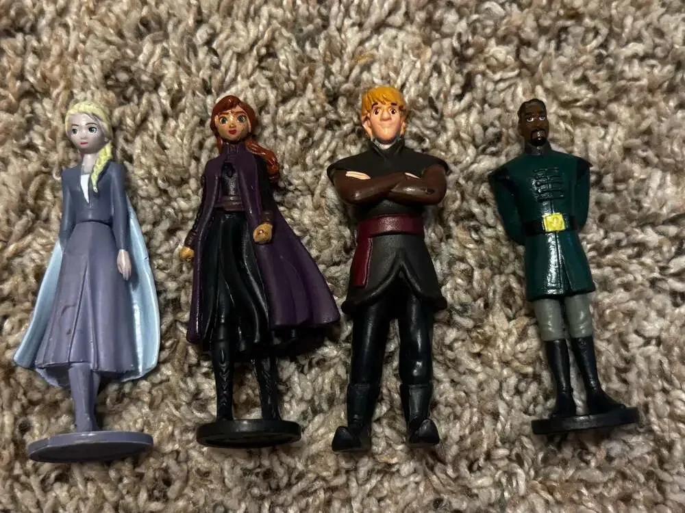 8PC Disney Frozen 2 Adventure Collection Figures Set Elsa Anna Kristoff Mattias